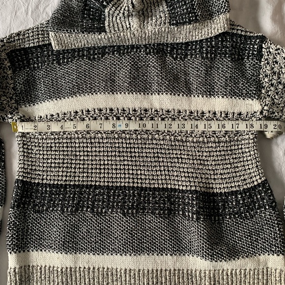 Roots Chunky Knit Hooded Sweater - Picture 3 of 5